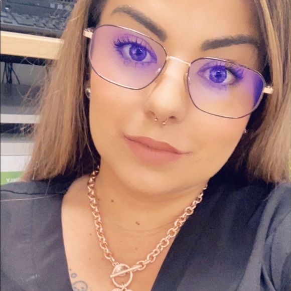 Meet your Posher, Janess - Picture 2 of 6